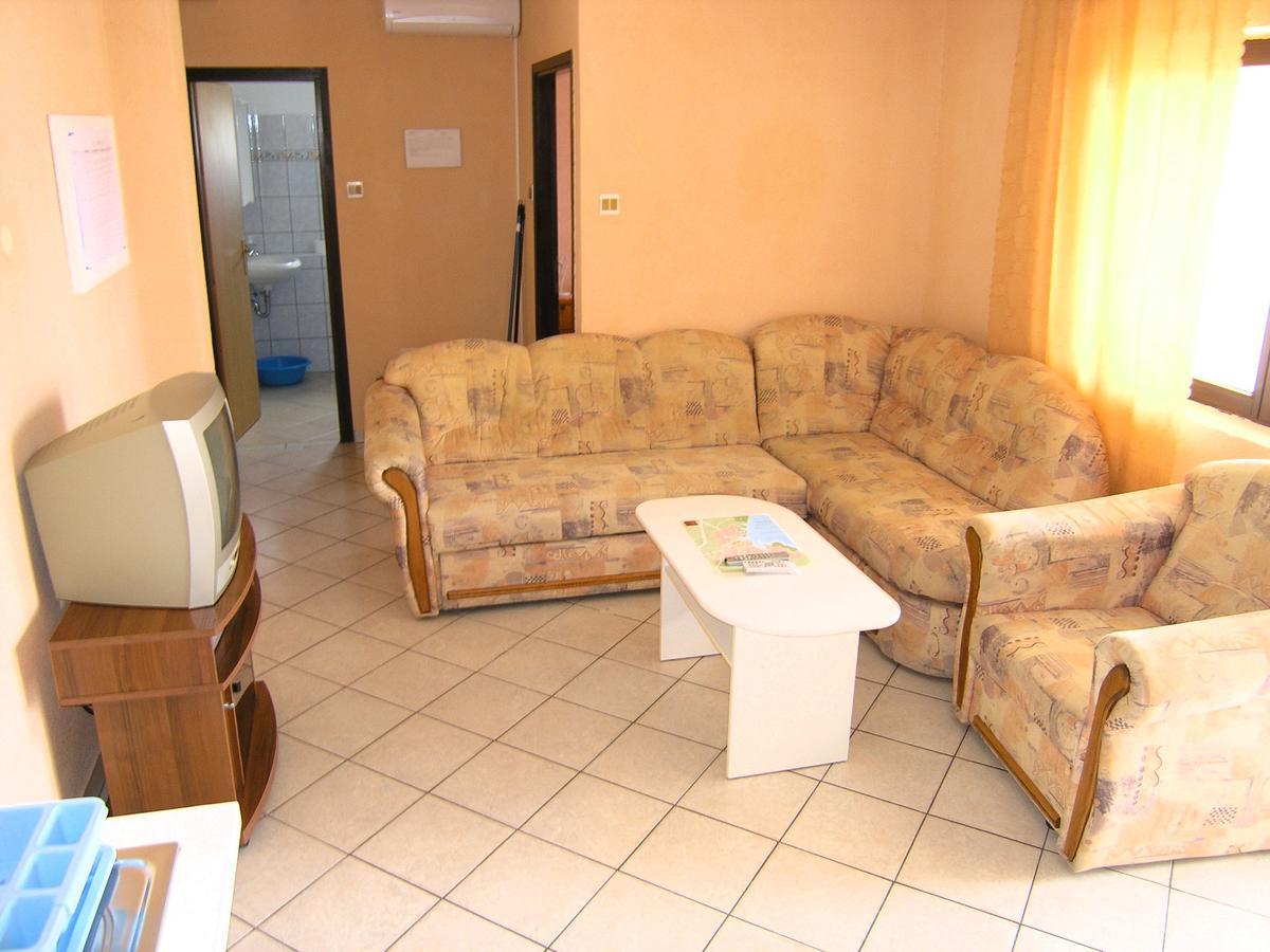 Apartman Merima Krk Town Eksteriør billede